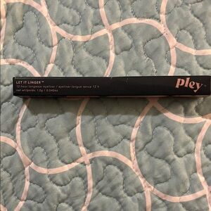 Pley Let It Linger Gel Eyeliner Pencil in Pink/Peach Shade “Beach Bunny”